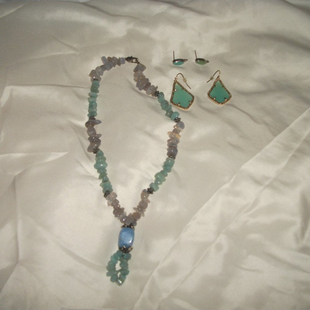 Agate necklace and earring set